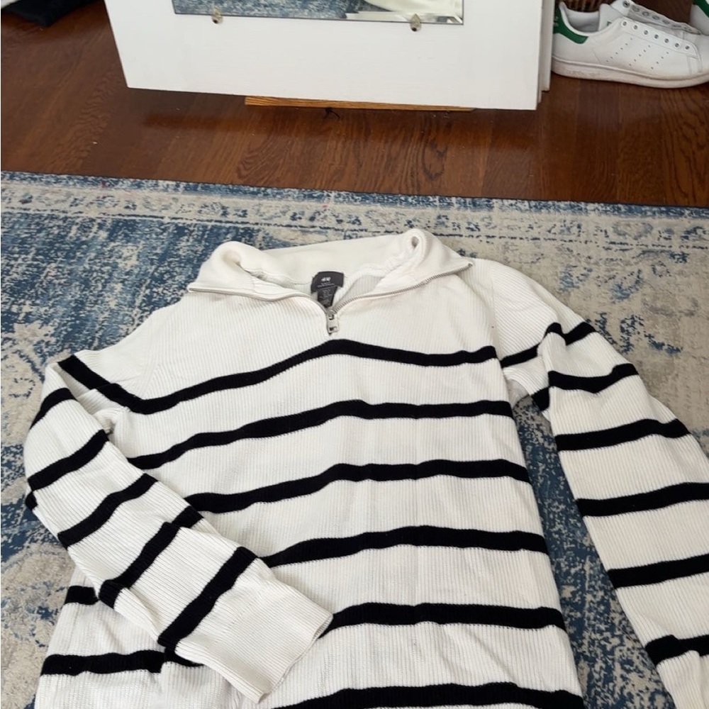 H&M Black and White Zip Up Sweater